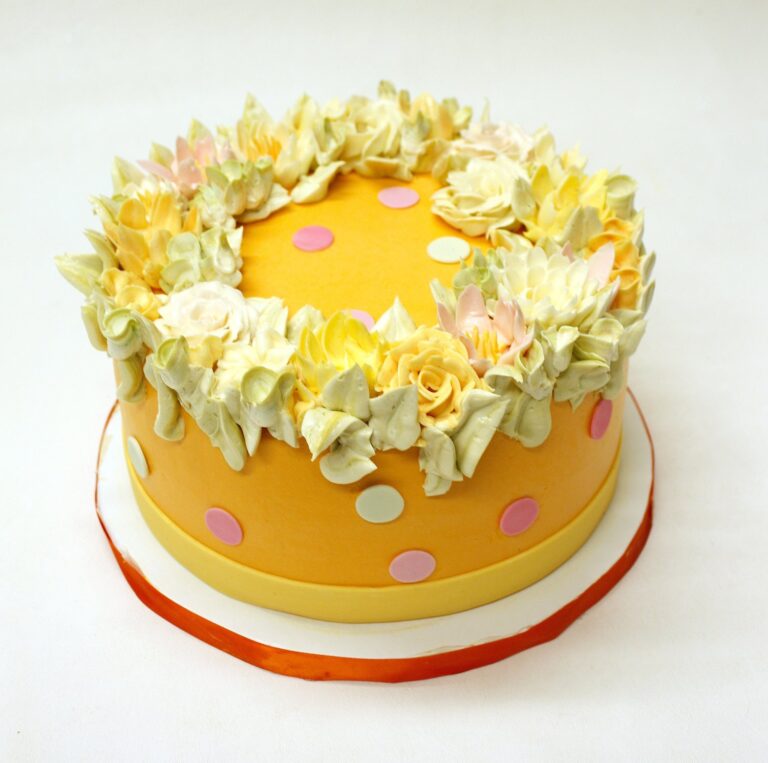 Floral Dots Cake