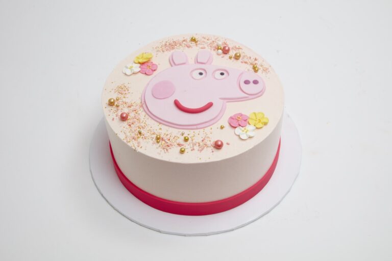 Peppa Flowers Cake