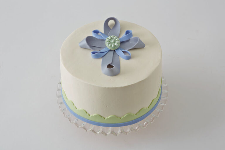 Quilled Cross Cake