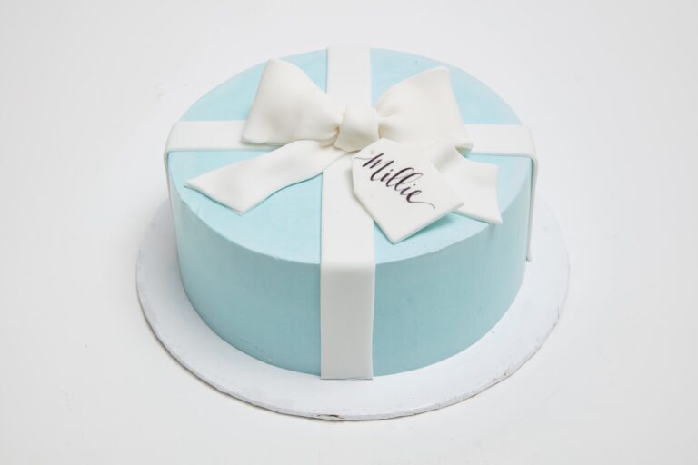Tiffany Gift Box Cake
