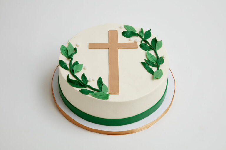 Wreath and Cross Cake