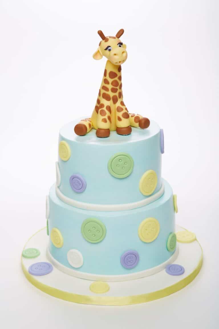 Giraffe and Buttons Cake