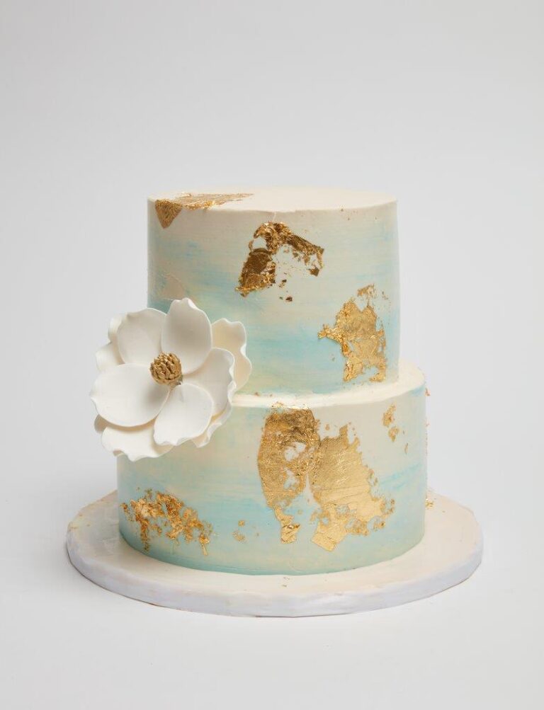 Guilded Magnolia Cake