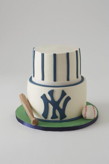 Yankee Slugger Cake in New York