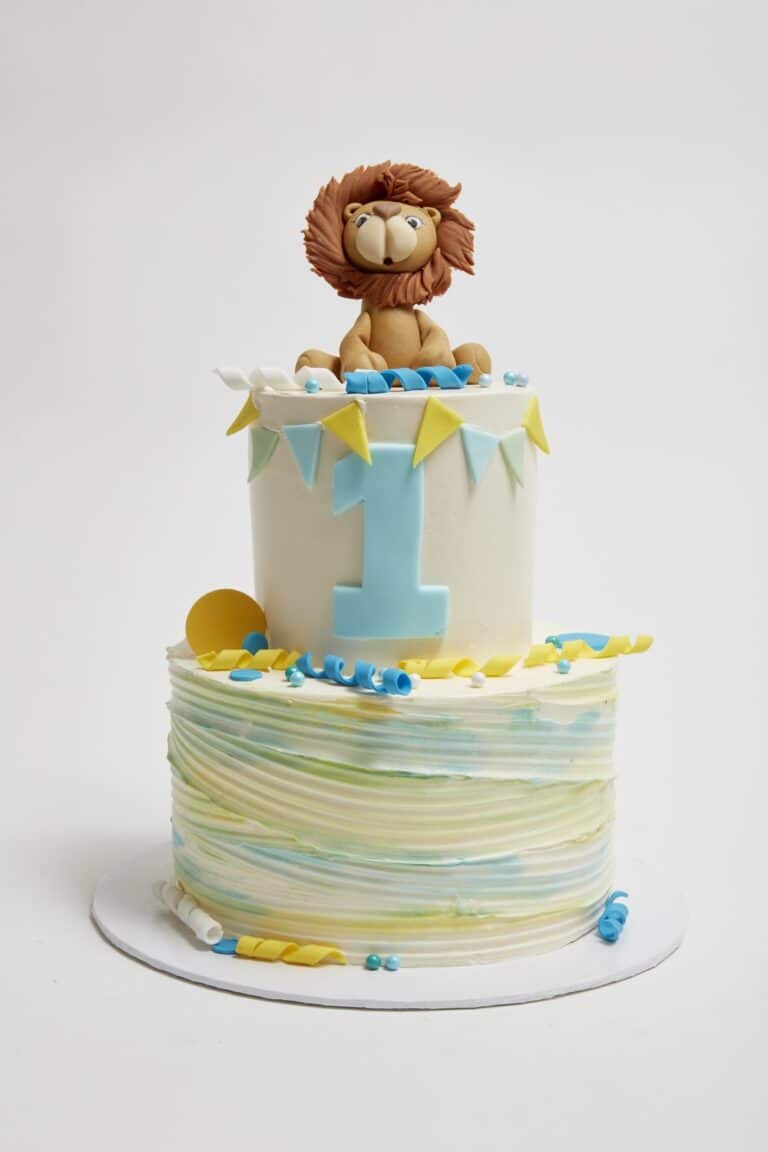 Lion Bunting Cake