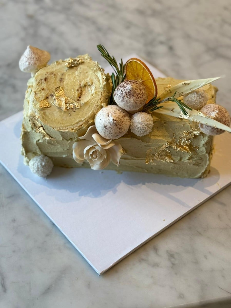 Pistachio Vanilla  Buche de Noel