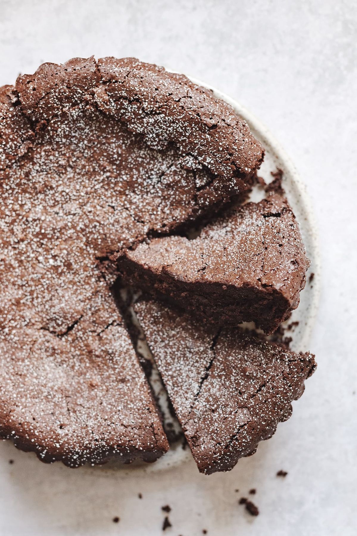 Flourless Chocolate Cake (10-16 servings)
